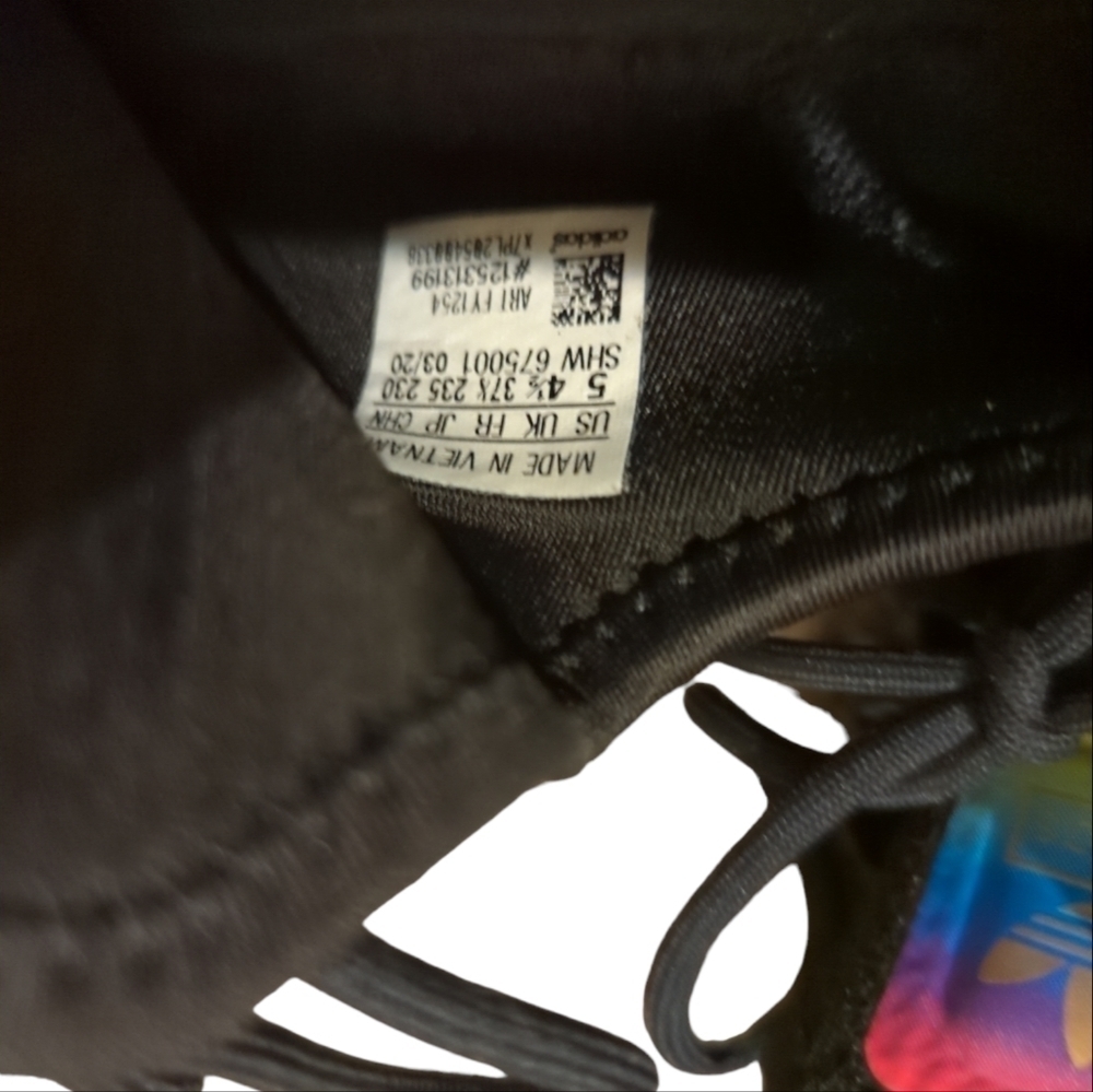 Adidas NMD R1 V2 Shoes - Picture 5 of 5